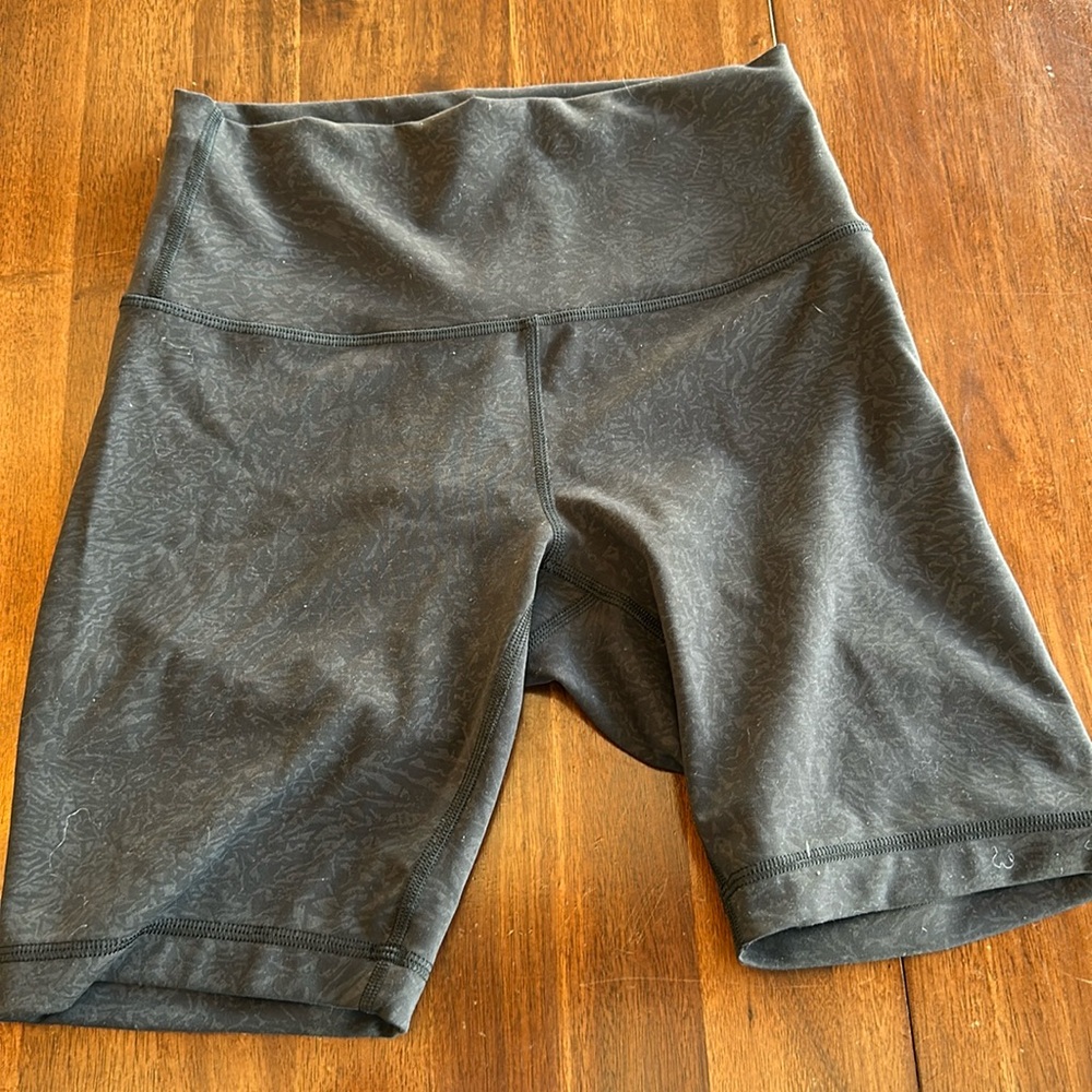 Lululemon athletica Wunder Train High-Rise Short 8" black crunch size 6
